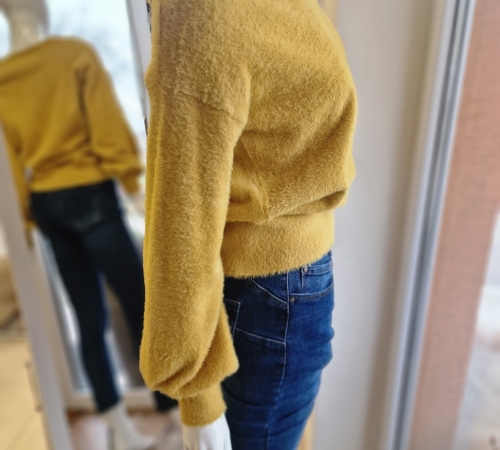 Horčicový pulóvrik