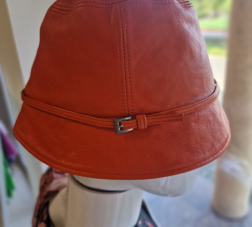 Prada VINTAGE klobúčik 
