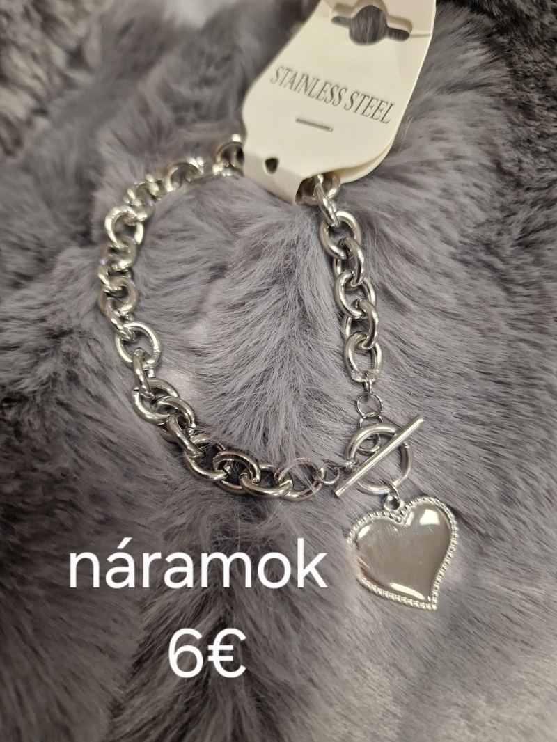 Srdiečkový náramok 