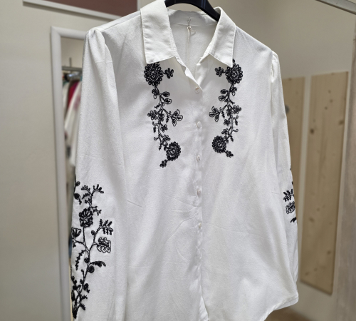 Biela blúzka s výšivkou 
