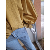 Horčicová košeľa s čipkou 