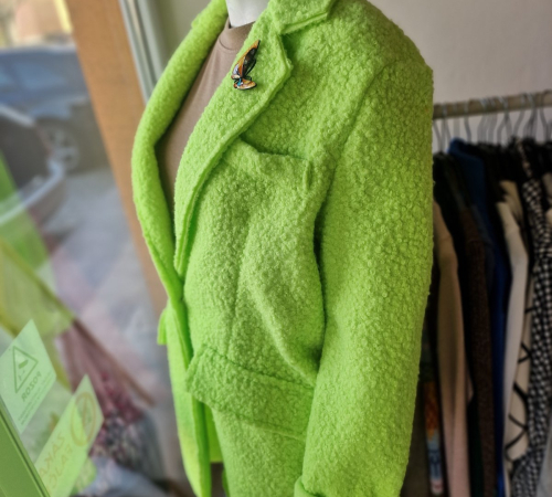 Neónovo zelený kabátec 