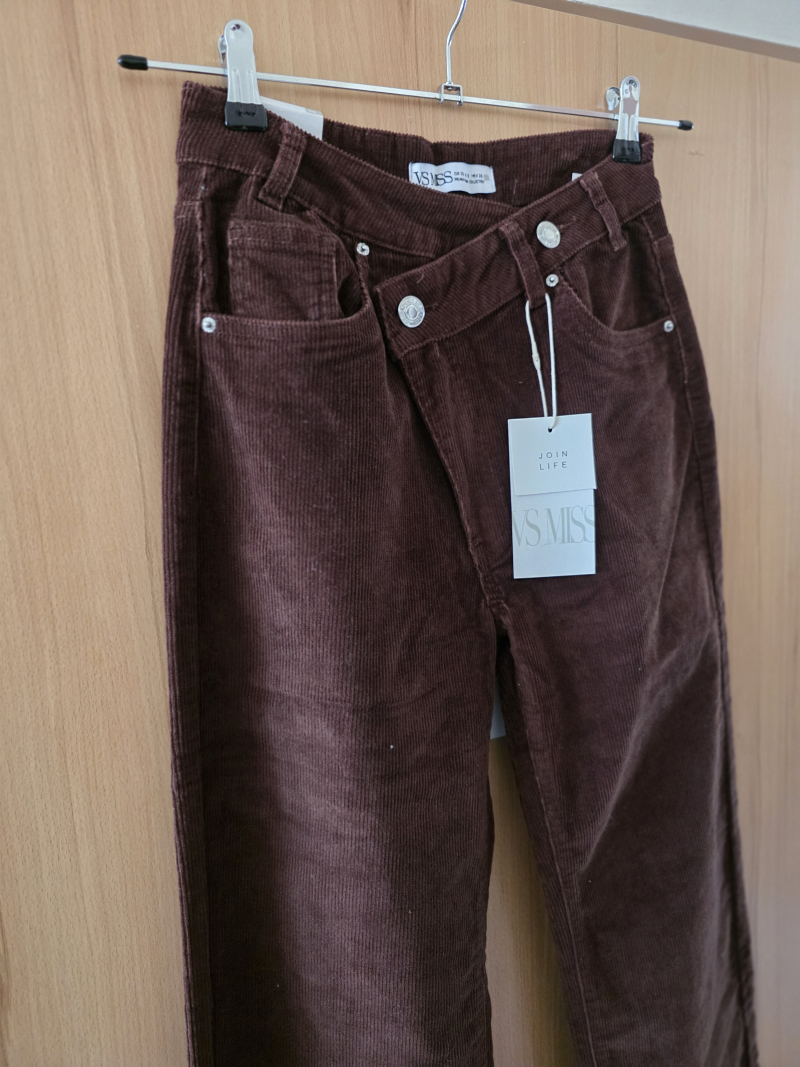 Hnedé menčestráky