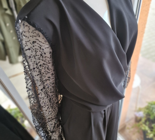 Čierny luxusný overal 