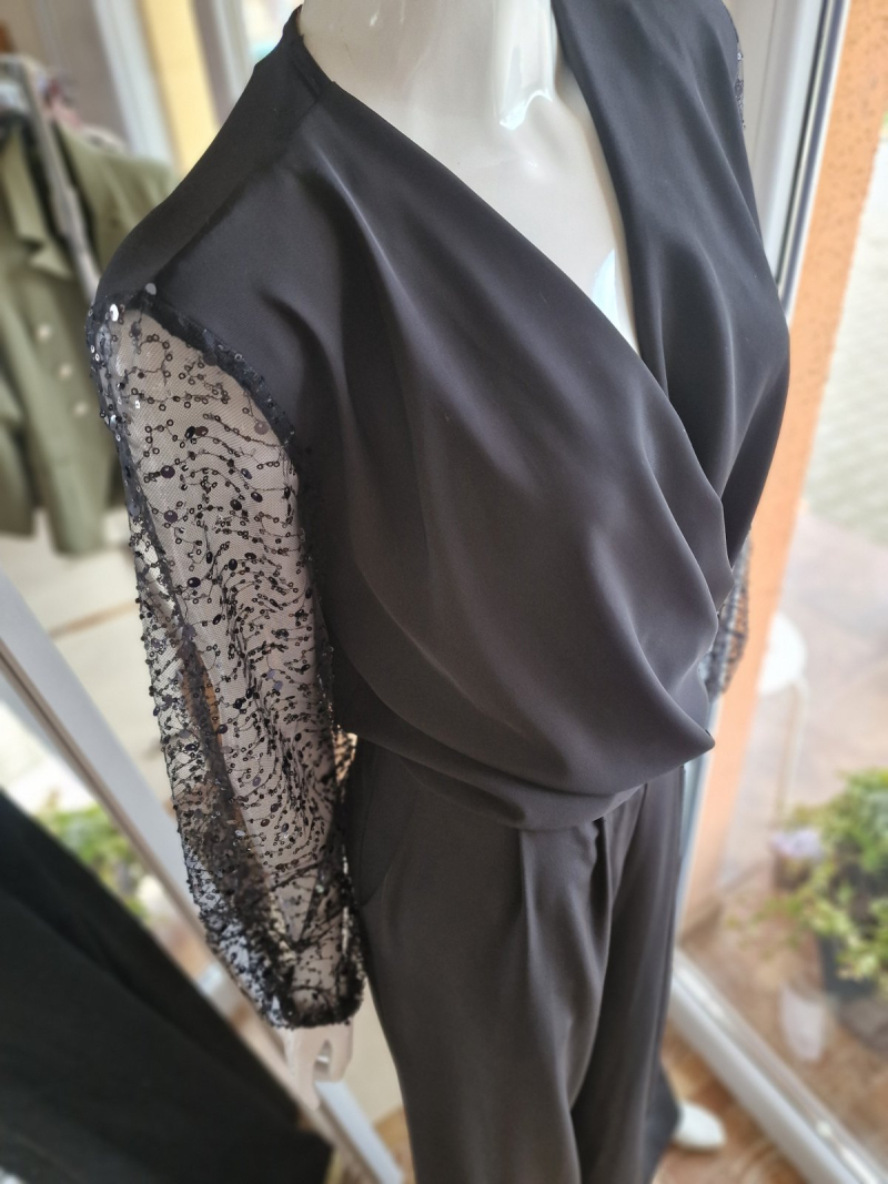 Čierny luxusný overal 