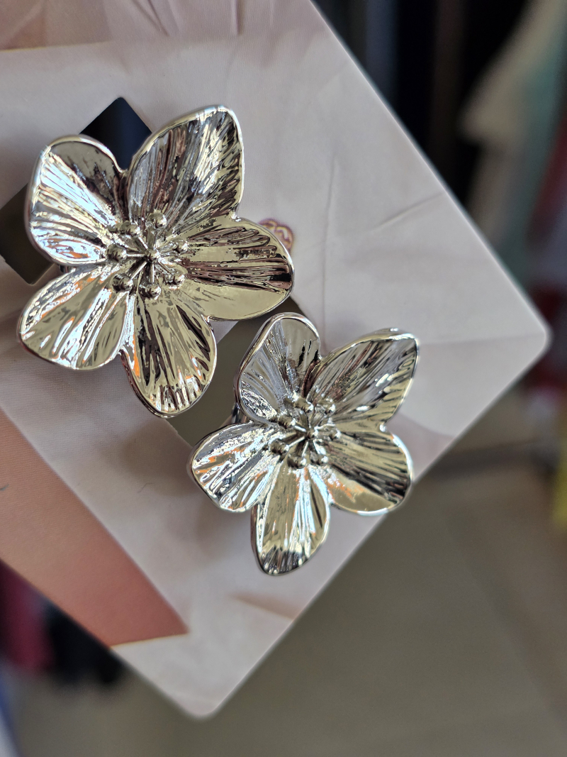 Striebristé gombíkovky