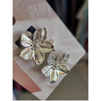 Striebristé gombíkovky