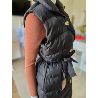 Čierna prešívaná vestucha