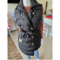 Čierna prešívaná vestucha