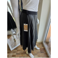 Čierna plisovana suknica 