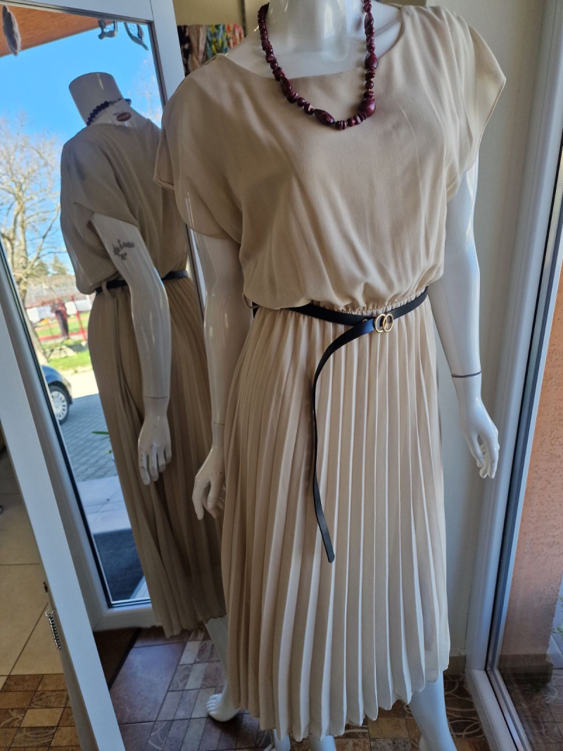 Beige plisované krásky