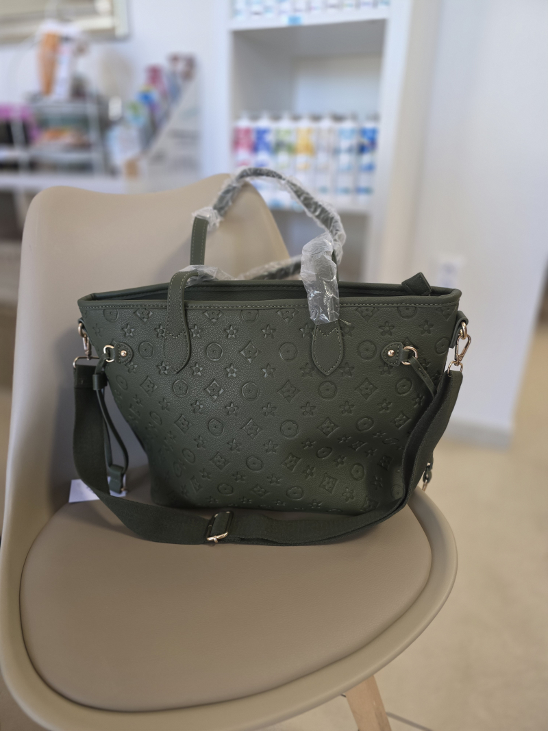 Khaki shopper