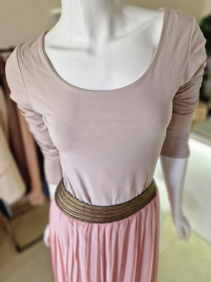 Béžové body 